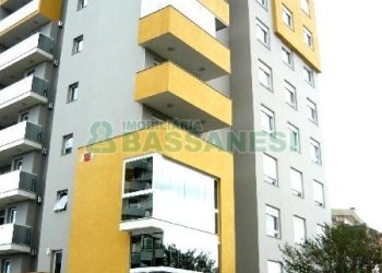 Apartamento com 140m², 3 dormitórios, 2 vagas, no bairro Pio X em Caxias do Sul para Comprar