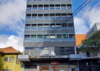 Sala com 700m², no bairro Centro em Caxias do Sul para Alugar