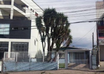 Casa Comercial com 130m², 3 dormitórios, 1 vaga, no bairro Esplanada em Caxias do Sul para Alugar