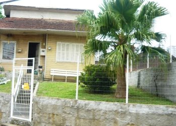 Casa com 100m², 3 dormitórios, no bairro Pio X em Caxias do Sul para Comprar