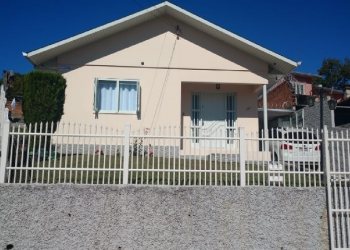 Casa com 100m², 3 dormitórios, no bairro Centro em São Marcos para Comprar
