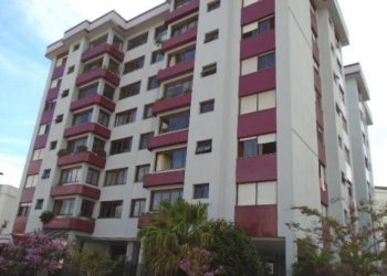 Apartamento com 205m², 3 dormitórios, 2 vagas, no bairro Centro em Caxias do Sul para Alugar