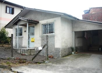 Casa com 106m², 3 dormitórios, 1 vaga, no bairro Planalto em Caxias do Sul para Comprar