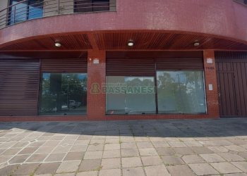 Loja com 330m², no bairro Cinqüentenário em Caxias do Sul para Alugar ou Comprar