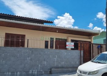Casa com 70m², 3 dormitórios, 1 vaga, no bairro Serrano em Caxias do Sul para Comprar