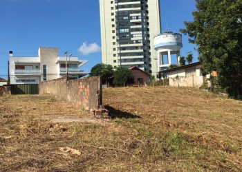 Terreno com 1665m², no bairro Sagrada Família em Caxias do Sul para Comprar