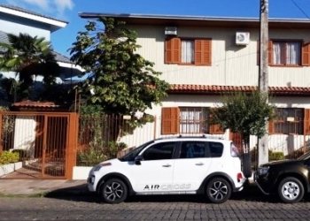 Casa com 262m², 4 dormitórios, 3 vagas, no bairro Santa Catarina em Caxias do Sul para Comprar