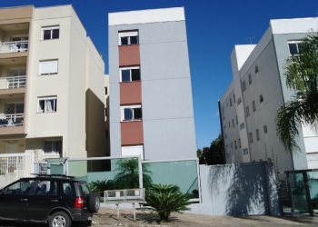 Apto Mobiliado com 62m², 2 dormitórios, 1 vaga, no bairro Vinhedos em Caxias do Sul para Alugar