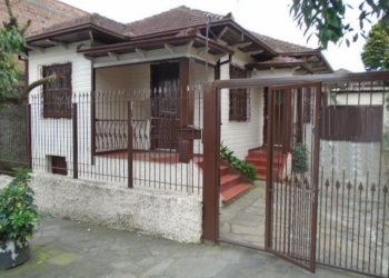 Casa com 100m², 3 dormitórios, 2 vagas, no bairro Bela Vista em Caxias do Sul para Comprar