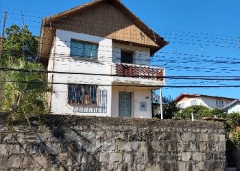 Casa com 120m², 3 dormitórios, no bairro Medianeira em Caxias do Sul para Comprar