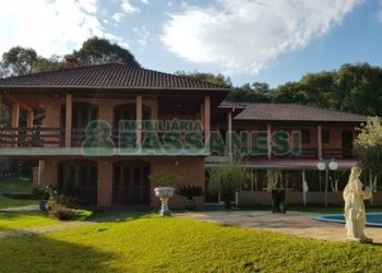 Chácara com 20000m², 8 dormitórios, no bairro Nossa Senhora da Saúde em Caxias do Sul para Alugar ou Comprar