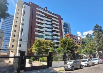 Apartamento com 195m², 3 dormitórios, 4 vagas, no bairro Centro em Caxias do Sul para Comprar