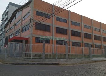 Pavilhão com 1294m², no bairro Cinqüentenário em Caxias do Sul para Alugar
