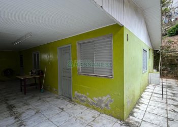 Casa Mobiliada com 38m², 2 dormitórios, no bairro Kayser em Caxias do Sul para Comprar