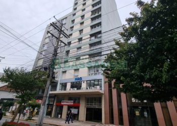 Apto Mobiliado com 80m², 2 dormitórios, no bairro Centro em Caxias do Sul para Comprar
