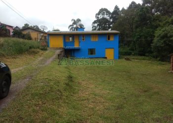 Casa com 125m², 2 dormitórios, 1 vaga, no bairro Charqueadas em Caxias do Sul para Comprar