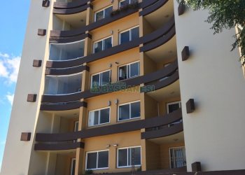 Apartamento com 71m², 2 dormitórios, 2 vagas, no bairro São Leopoldo em Caxias do Sul para Comprar