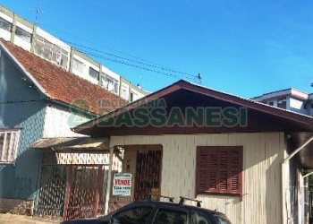 Casa com 100m², 5 dormitórios, no bairro Centro em Caxias do Sul para Comprar