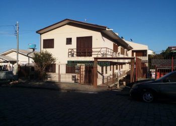 Sobrado com 109m², 2 dormitórios, 1 vaga, no bairro Charqueadas em Caxias do Sul para Comprar