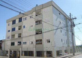 Apartamento com 70m², 2 dormitórios, 2 vagas, no bairro Charqueadas em Caxias do Sul para Comprar