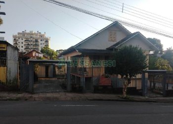 Casa com 120m², 3 dormitórios, 1 vaga, no bairro Pio X em Caxias do Sul para Comprar