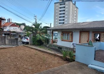 Casa com 300m², 2 dormitórios, no bairro Panazzolo em Caxias do Sul para Comprar