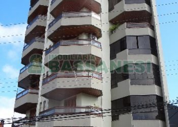 Apartamento com 138m², 2 dormitórios, 2 vagas, no bairro São Pelegrino em Caxias do Sul para Alugar ou Comprar