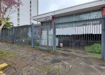 Casa Comercial com 370m², 3 dormitórios, 3 vagas, no bairro Centro em Caxias do Sul para Alugar