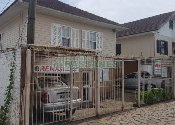 Casa com 495m², 3 dormitórios, 1 vaga, no bairro Santa Catarina em Caxias do Sul para Comprar