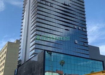 Sala Mobiliada com 53m², 1 vaga, no bairro Centro em Caxias do Sul para Alugar