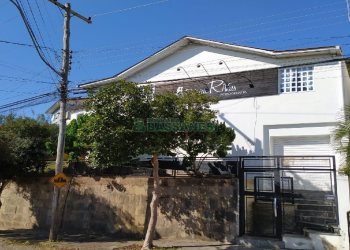 Casa com 45m², 1 dormitório, no bairro Universitário em Caxias do Sul para Alugar