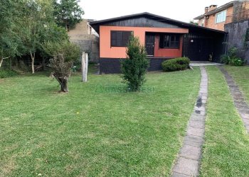 Casa com 130m², 3 dormitórios, 4 vagas, no bairro Santa Catarina em Caxias do Sul para Comprar