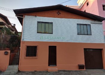 Casa com 150m², 3 dormitórios, 1 vaga, no bairro Rio Branco em Caxias do Sul para Comprar