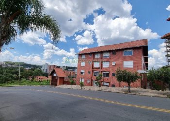 Apartamento com 65m², 2 dormitórios, 1 vaga, no bairro Madureira em Caxias do Sul para Comprar