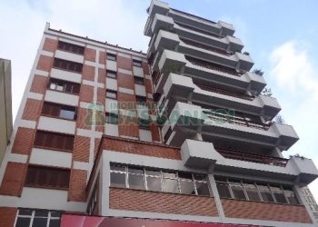 Cobertura com 505m², 3 dormitórios, 4 vagas, no bairro Centro em Caxias do Sul para Comprar