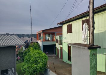 Casa com 286m², 3 dormitórios, 1 vaga, no bairro Cruzeiro em Caxias do Sul para Comprar
