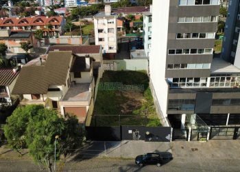Terreno com 493m², no bairro Jardim América em Caxias do Sul para Comprar