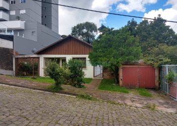 Casa com 100m², 3 dormitórios, 1 vaga, no bairro Panazzolo em Caxias do Sul para Comprar