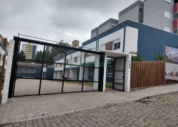 Sobrado com 60m², 2 dormitórios, 2 vagas, no bairro Charqueadas em Caxias do Sul para Comprar