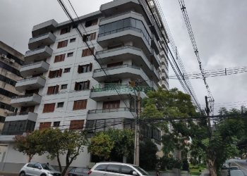 Apartamento com 228m², 4 dormitórios, 2 vagas, no bairro Centro em Caxias do Sul para Comprar