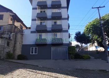 Apartamento com 101m², 3 dormitórios, 1 vaga, no bairro Centro em Caxias do Sul para Comprar