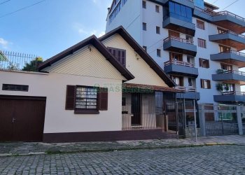 Casa com 100m², 5 dormitórios, no bairro Cristo Redentor em Caxias do Sul para Comprar