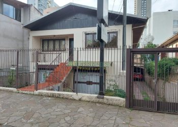 Casa Comercial com 130m², no bairro Centro em Caxias do Sul para Alugar