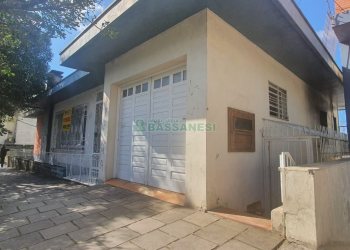 Casa com 360m², 3 dormitórios, 1 vaga, no bairro Lourdes em Caxias do Sul para Comprar