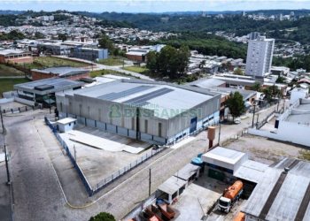 Pavilhão com 2000m², no bairro Cinqüentenário em Caxias do Sul para Alugar