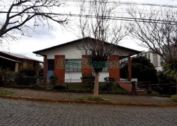 Casa, no bairro Pio X em Caxias do Sul para Comprar