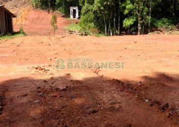 Chácara, no bairro Parada Cristal em Caxias do Sul para Comprar