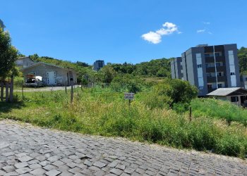 Terreno, no bairro Nossa Senhora das Graças em Caxias do Sul para Comprar