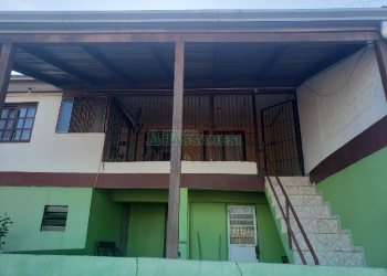 Casa com 252m², 5 dormitórios, no bairro Planalto em Caxias do Sul para Comprar