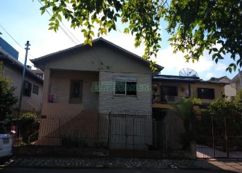 Casa com 180m², 3 dormitórios, 1 vaga, no bairro Lourdes em Caxias do Sul para Comprar